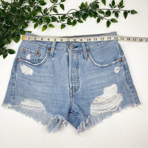 LEVI'S 501 High Rise Denim Shorts distressedSansome Stranger frayed hem 25 - Picture 5 of 11